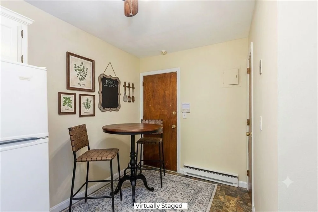 2 bed, 1 bath apartment for rent at 61 Storey Ave Unit 2, Newburyport — photo 9 of 15