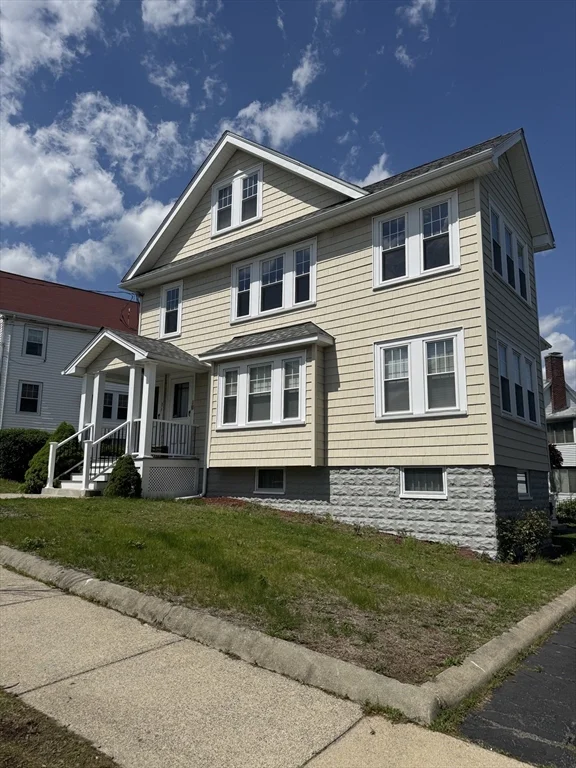4 bed, 1 bath apartment for rent at 61 Templeton Pkwy Unit 61, Watertown — photo 1 of 34