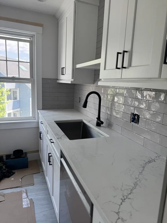 4 bed, 1 bath apartment for rent at 61 Templeton Pkwy Unit 61, Watertown — photo 2 of 34