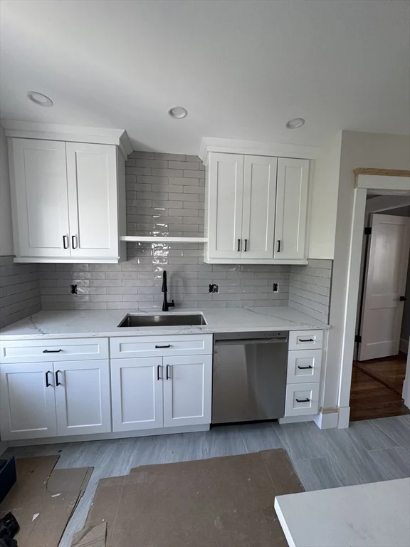 4 bed, 1 bath apartment for rent at 61 Templeton Pkwy Unit 61, Watertown — photo 5 of 34