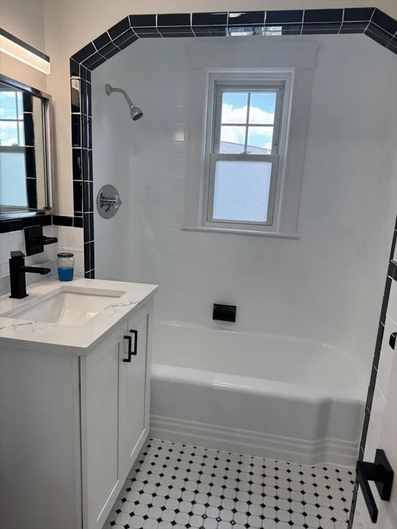 4 bed, 1 bath apartment for rent at 61 Templeton Pkwy Unit 61, Watertown — photo 10 of 34