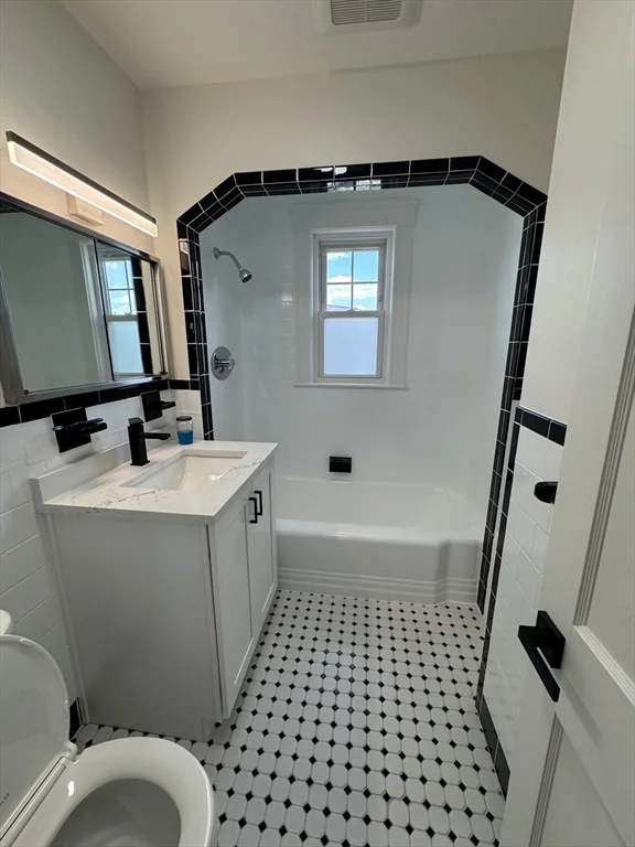 4 bed, 1 bath apartment for rent at 61 Templeton Pkwy Unit 61, Watertown — photo 12 of 34