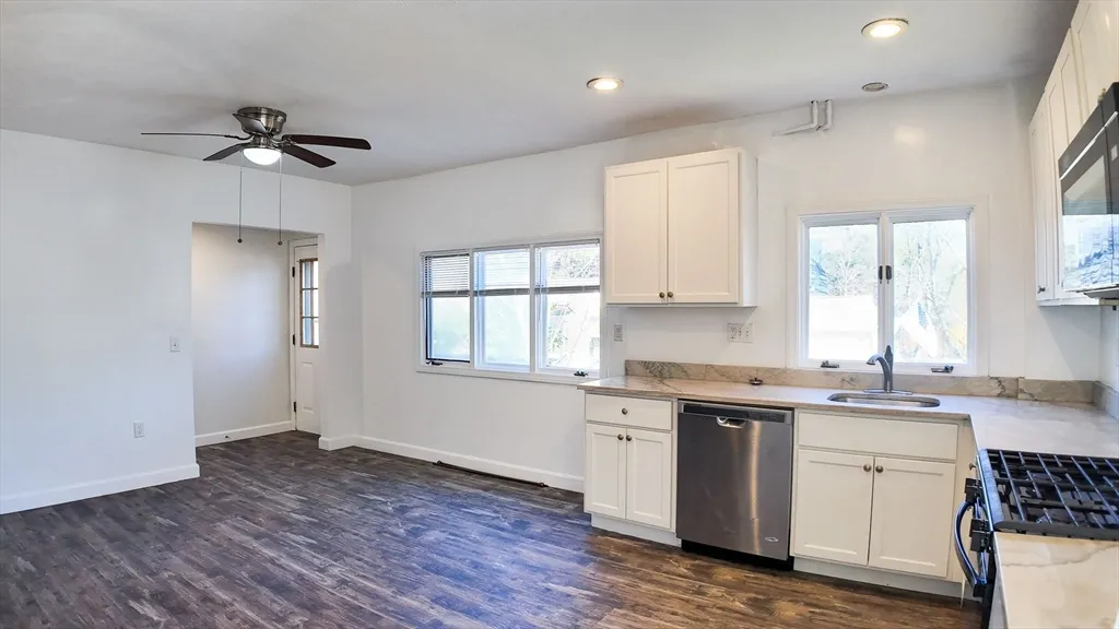 2 bed, 2 bath apartment for rent at 61 Thomas St Unit 1, Dedham — photo 7 of 17