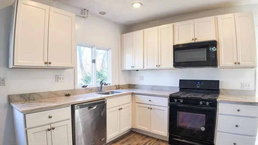 2 bed, 2 bath apartment for rent at 61 Thomas St Unit 1, Dedham — photo 8 of 17
