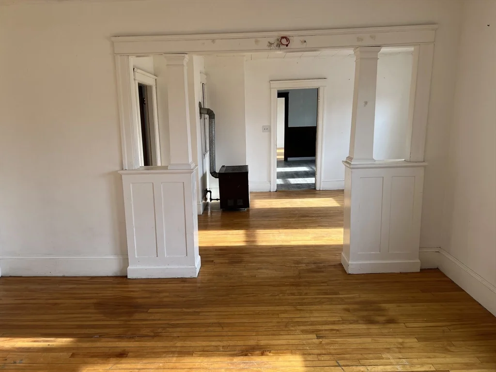 3 bed, 1 bath apartment for rent at 61 Vernon St Unit 3, New Worcester — photo 5 of 11