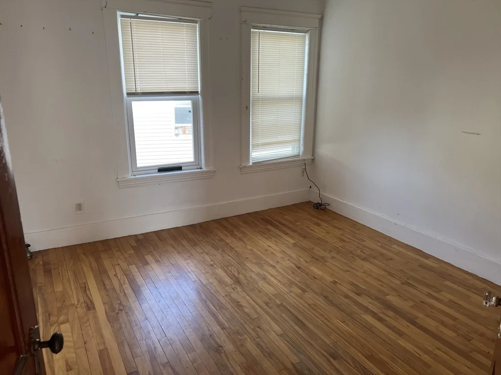 3 bed, 1 bath apartment for rent at 61 Vernon St Unit 3, New Worcester — photo 6 of 11