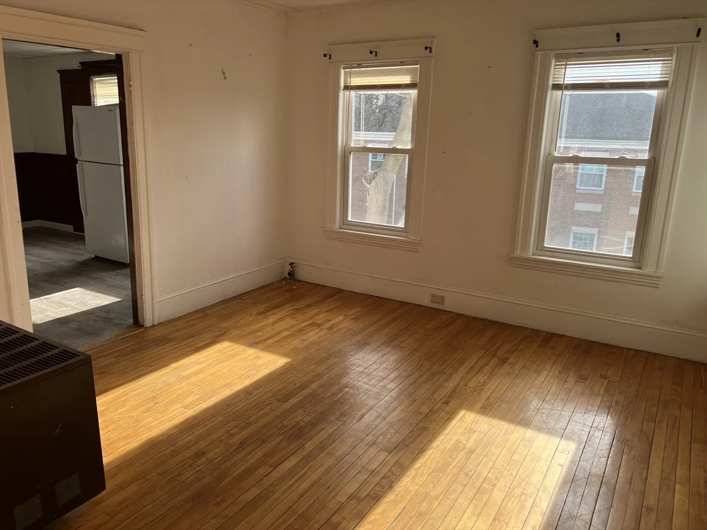 3 bed, 1 bath apartment for rent at 61 Vernon St Unit 3, New Worcester — photo 7 of 11
