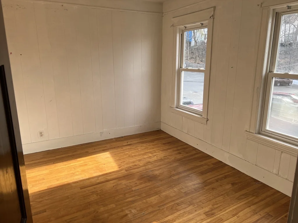 3 bed, 1 bath apartment for rent at 61 Vernon St Unit 3, New Worcester — photo 9 of 11