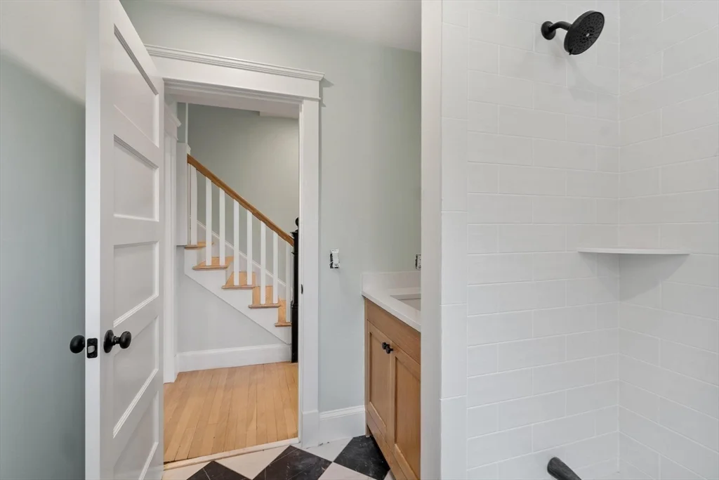 4 bed, 3 bath apartment for rent at 61 Warren St Unit 2, West Medford — photo 15 of 41