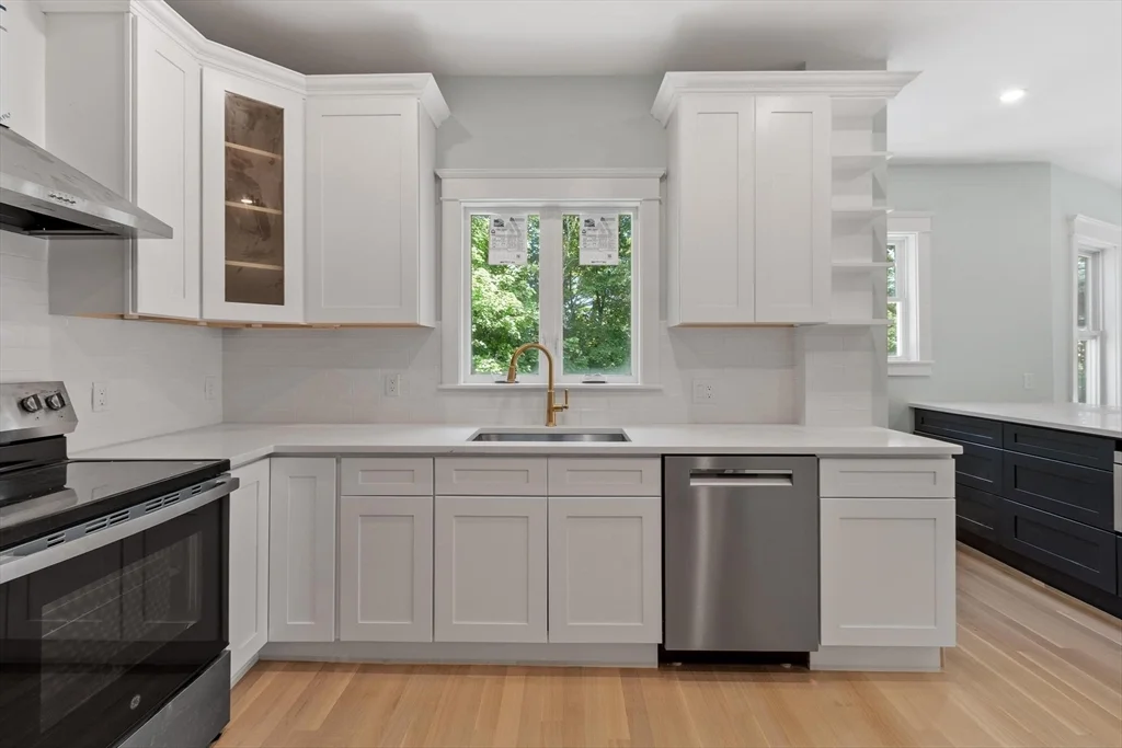4 bed, 3 bath apartment for rent at 61 Warren St Unit 2, West Medford — photo 1 of 41