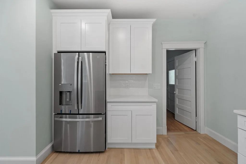 4 bed, 3 bath apartment for rent at 61 Warren St Unit 2, West Medford — photo 10 of 41