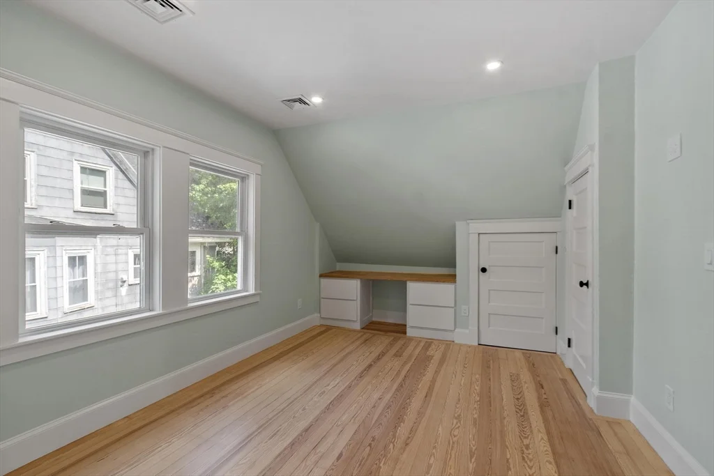 4 bed, 3 bath apartment for rent at 61 Warren St Unit 2, West Medford — photo 24 of 41
