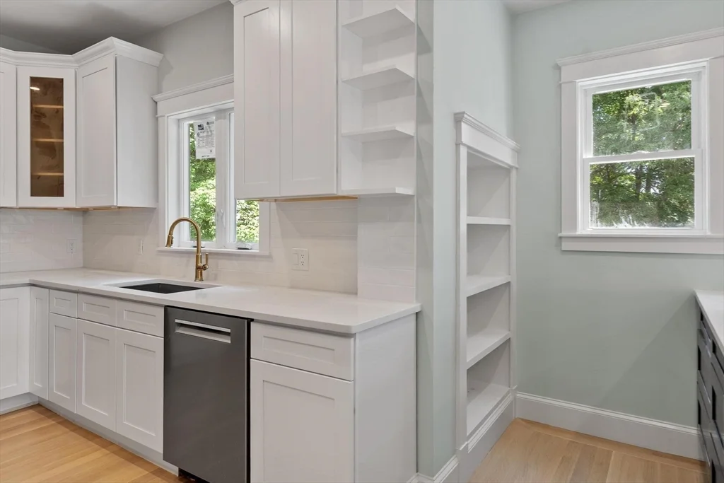 4 bed, 3 bath apartment for rent at 61 Warren St Unit 2, West Medford — photo 7 of 41