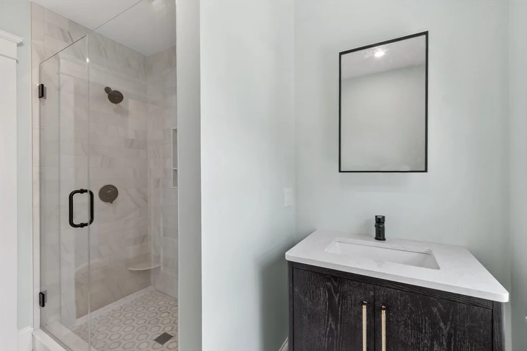 4 bed, 3 bath apartment for rent at 61 Warren St Unit 2, West Medford — photo 27 of 41
