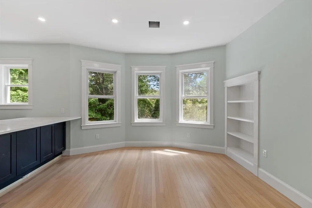4 bed, 3 bath apartment for rent at 61 Warren St Unit 2, West Medford — photo 8 of 41