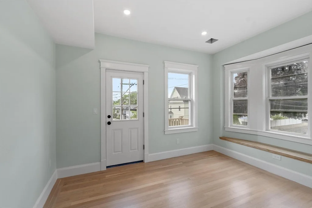 4 bed, 3 bath apartment for rent at 61 Warren St Unit 2, West Medford — photo 19 of 41