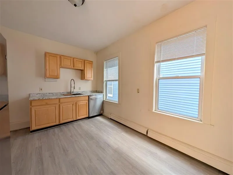 2 bed, 1 bath apartment for rent at 61 Webster Ave Unit 1r, Ward Two — photo 4 of 14
