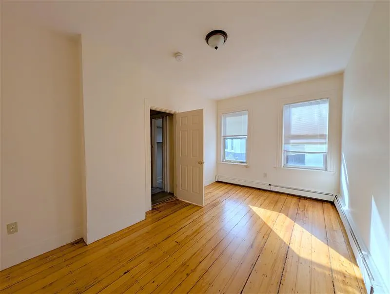 2 bed, 1 bath apartment for rent at 61 Webster Ave Unit 1r, Ward Two — photo 7 of 14