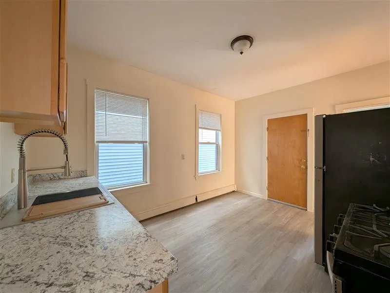2 bed, 1 bath apartment for rent at 61 Webster Ave Unit 1r, Ward Two — photo 6 of 14