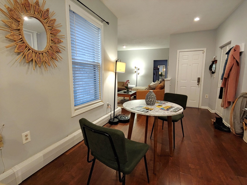 2 bed, 1 bath apartment for rent at 61 West Cedar St Unit 2, Beacon Hill — photo 5 of 37