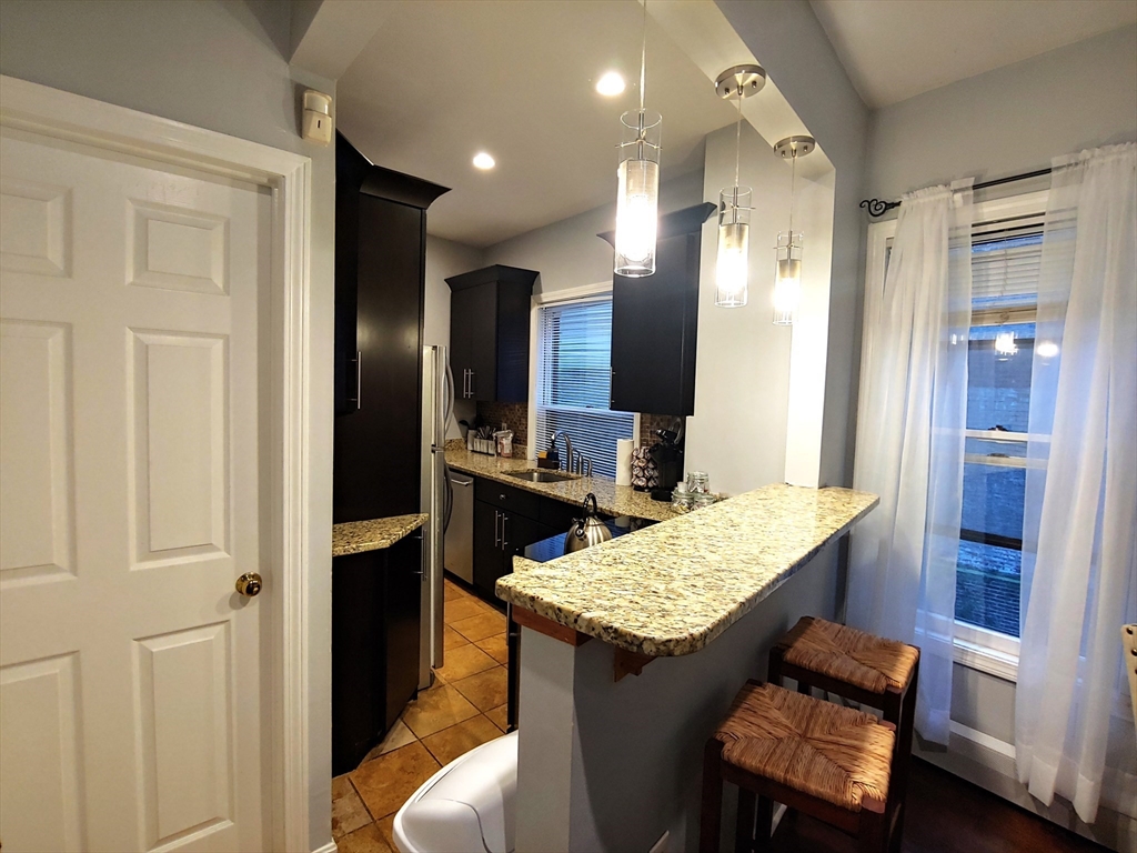 2 bed, 1 bath apartment for rent at 61 West Cedar St Unit 2, Beacon Hill — photo 6 of 37