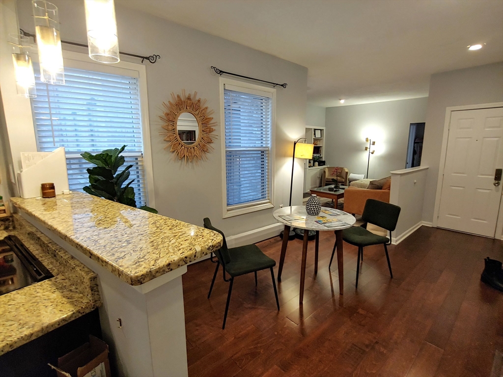 2 bed, 1 bath apartment for rent at 61 West Cedar St Unit 2, Beacon Hill — photo 3 of 37