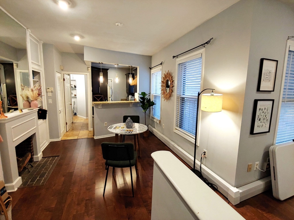 2 bed, 1 bath apartment for rent at 61 West Cedar St Unit 2, Beacon Hill — photo 2 of 37