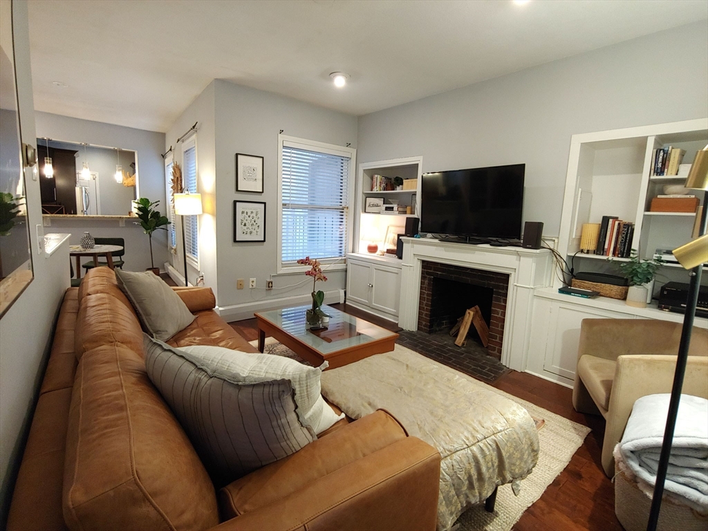 2 bed, 1 bath apartment for rent at 61 West Cedar St Unit 2, Beacon Hill — photo 13 of 37