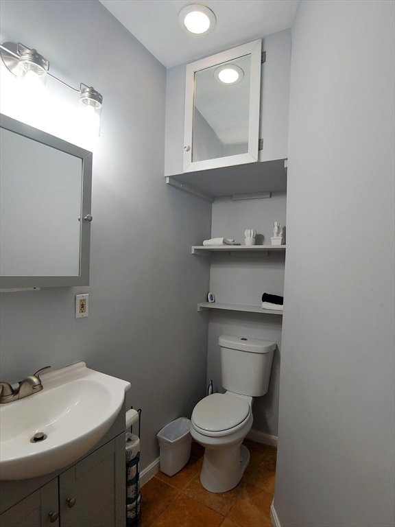 2 bed, 1 bath apartment for rent at 61 West Cedar St Unit 2, Beacon Hill — photo 25 of 37