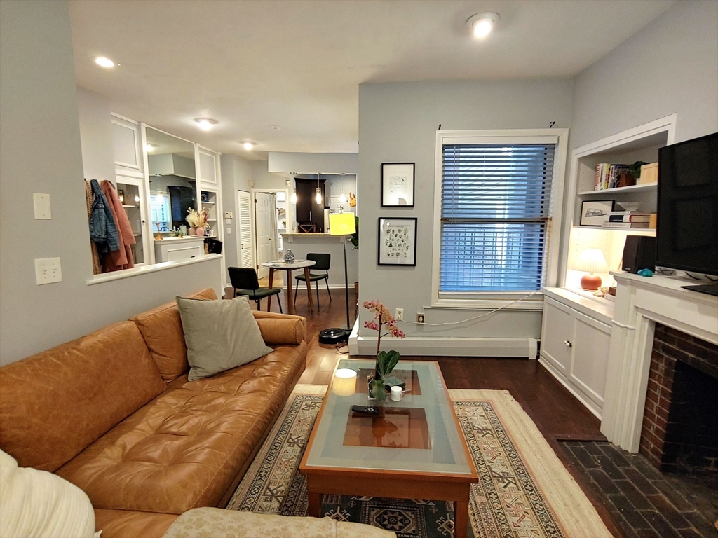 2 bed, 1 bath apartment for rent at 61 West Cedar St Unit 2, Beacon Hill — photo 14 of 37
