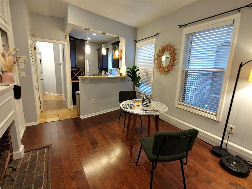 2 bed, 1 bath apartment for rent at 61 West Cedar St Unit 2, Beacon Hill — photo 4 of 37