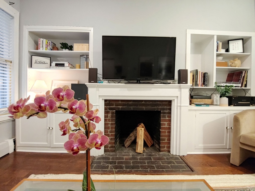 2 bed, 1 bath apartment for rent at 61 West Cedar St Unit 2, Beacon Hill — photo 11 of 37