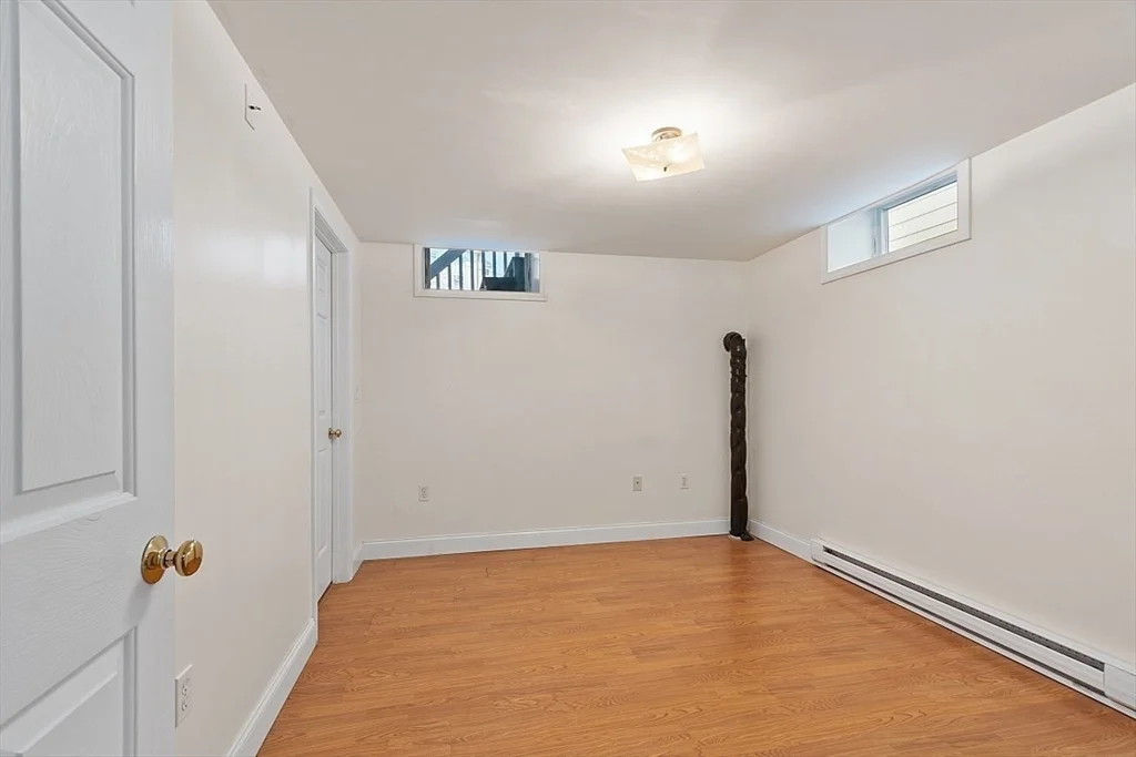 2 bed, 1 bath apartment for rent at 61 Western Ave Unit 1, Gloucester — photo 7 of 19