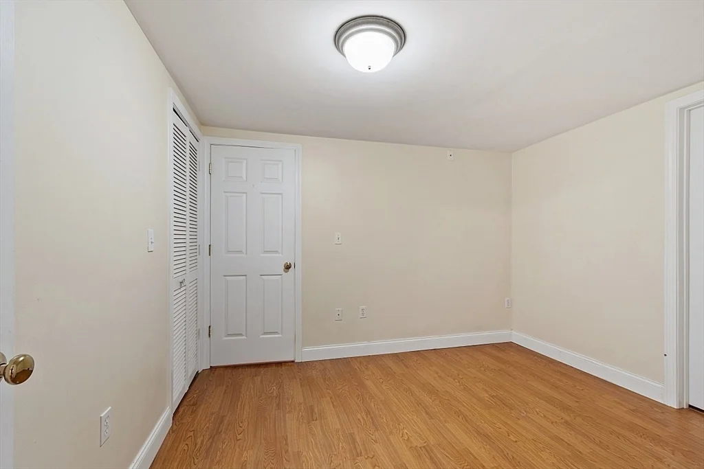 2 bed, 1 bath apartment for rent at 61 Western Ave Unit 1, Gloucester — photo 9 of 19