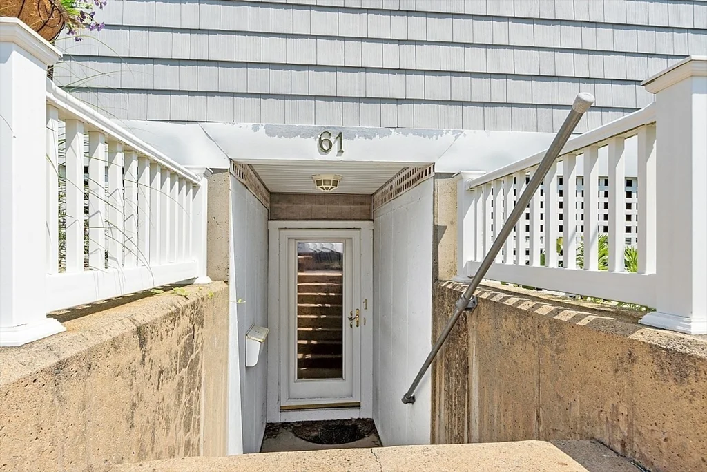 2 bed, 1 bath apartment for rent at 61 Western Ave Unit 1, Gloucester — photo 15 of 19
