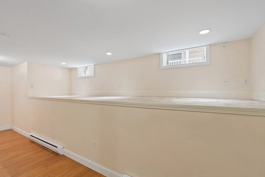 2 bed, 1 bath apartment for rent at 61 Western Ave Unit 1, Gloucester — photo 11 of 19