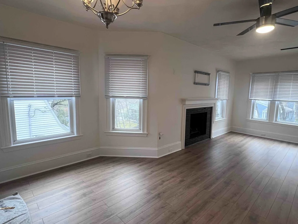 4 bed, 1 bath apartment for rent at 61 Wollaston Ave Unit 2, Arlington — photo 5 of 24