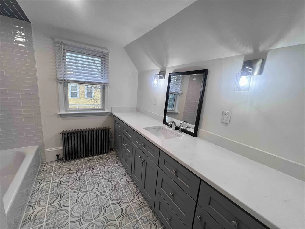 4 bed, 1 bath apartment for rent at 61 Wollaston Ave Unit 2, Arlington — photo 9 of 24