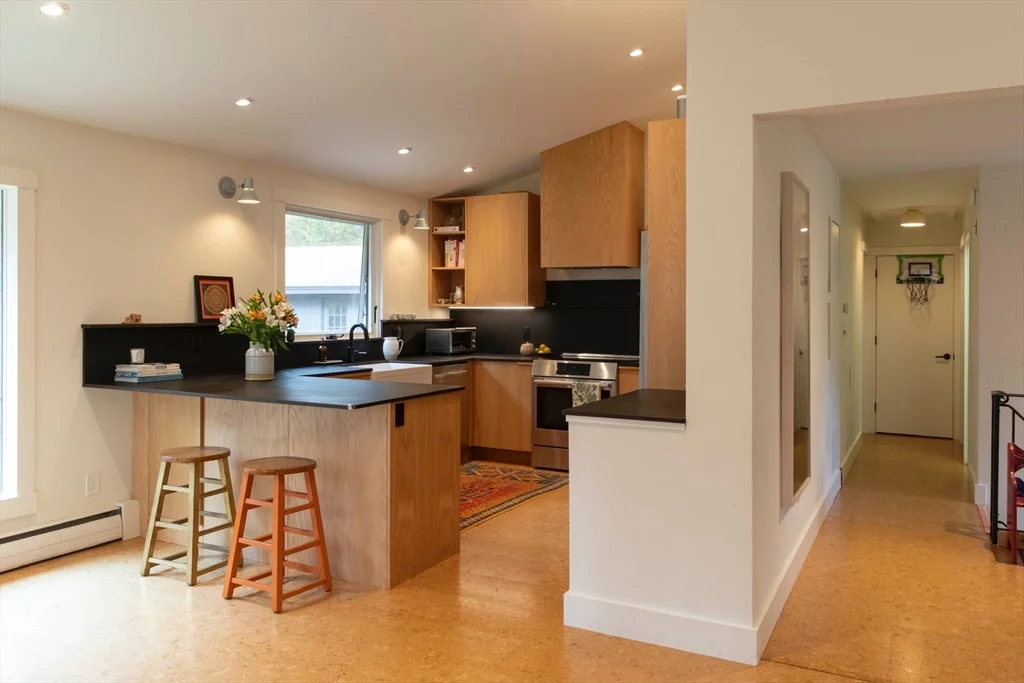 3 bed, 3 bath apartment for rent at 61 Woodland St, Sherborn — photo 3 of 29
