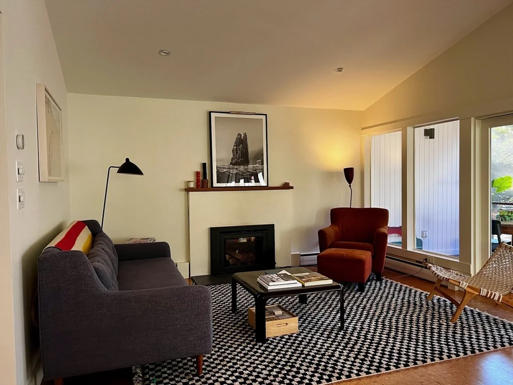 3 bed, 3 bath apartment for rent at 61 Woodland St, Sherborn — photo 11 of 29