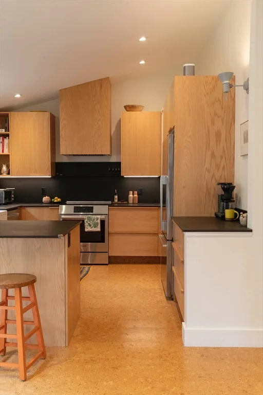 3 bed, 3 bath apartment for rent at 61 Woodland St, Sherborn — photo 4 of 29