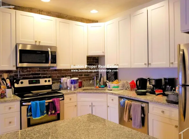 4 bed, 1 bath apartment for rent at 610 Columbus Ave Unit 5, South End — photo 5 of 10