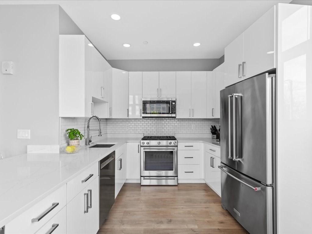 2 bed, 2 bath apartment for rent at 610 Rutherford Ave Unit 201, Charlestown — photo 6 of 26