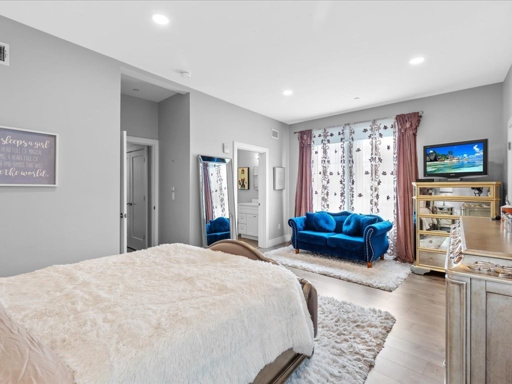 2 bed, 2 bath apartment for rent at 610 Rutherford Ave Unit 201, Charlestown — photo 14 of 26