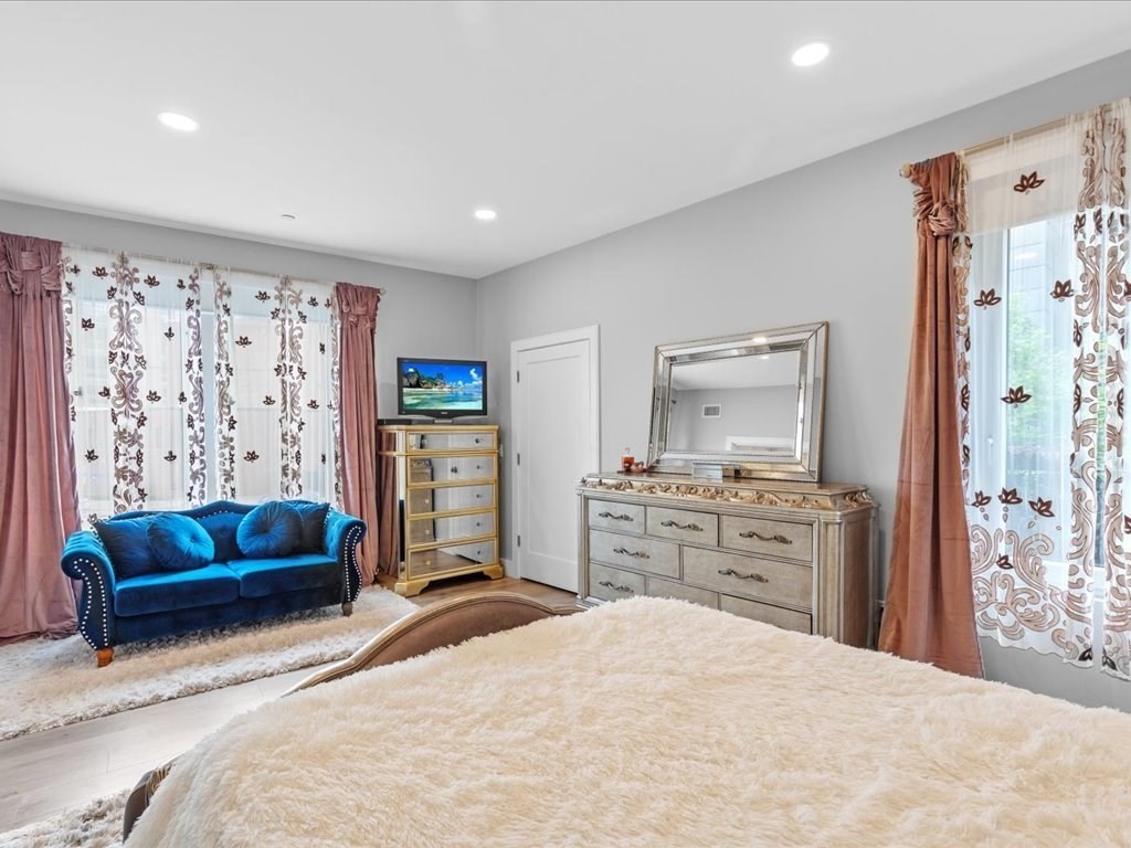 2 bed, 2 bath apartment for rent at 610 Rutherford Ave Unit 201, Charlestown — photo 15 of 26