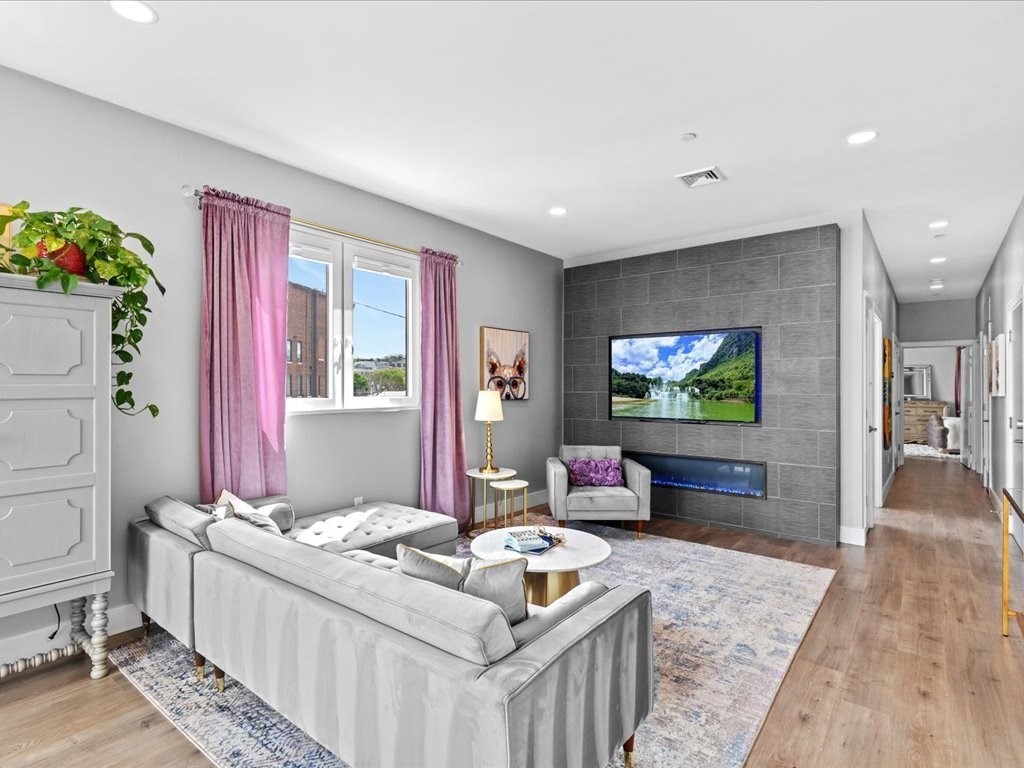 2 bed, 2 bath apartment for rent at 610 Rutherford Ave Unit 201, Charlestown — photo 4 of 26