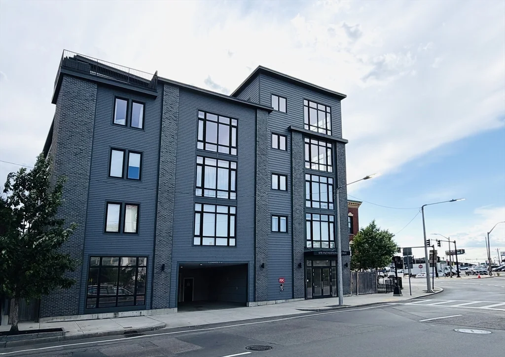 2 bed, 1 bath apartment for rent at 610 Rutherford Ave Unit 306, Charlestown — photo 3 of 15