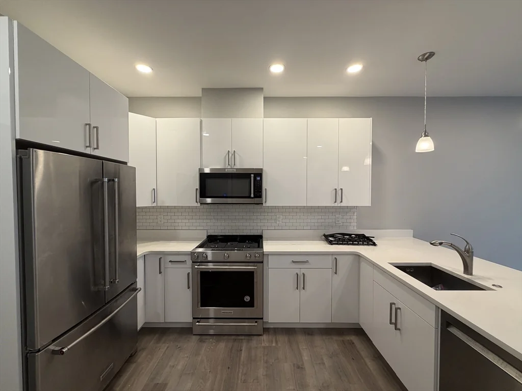 2 bed, 1 bath apartment for rent at 610 Rutherford Ave Unit 306, Charlestown — photo 2 of 15