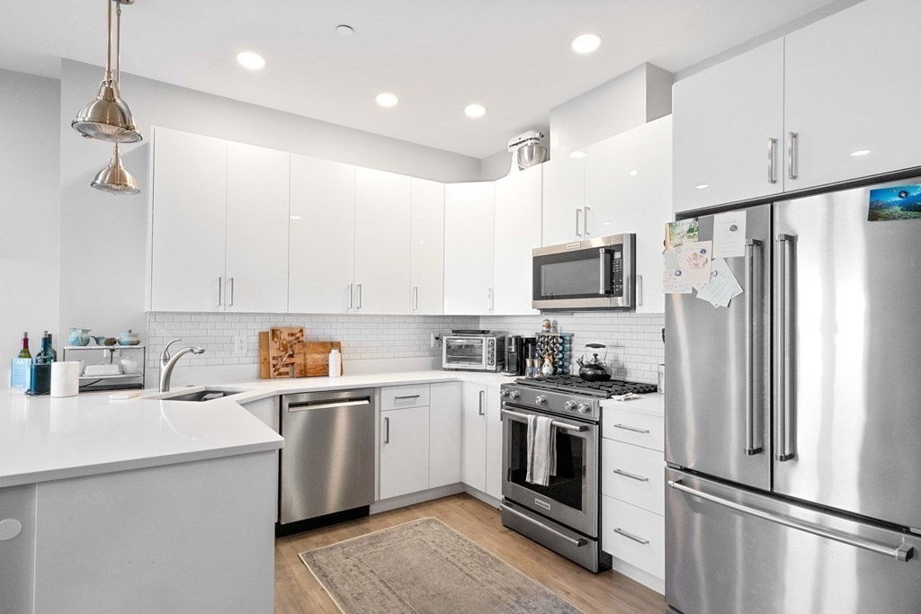2 bed, 1 bath apartment for rent at 610 Rutherford Ave Unit 502, Charlestown — photo 3 of 15