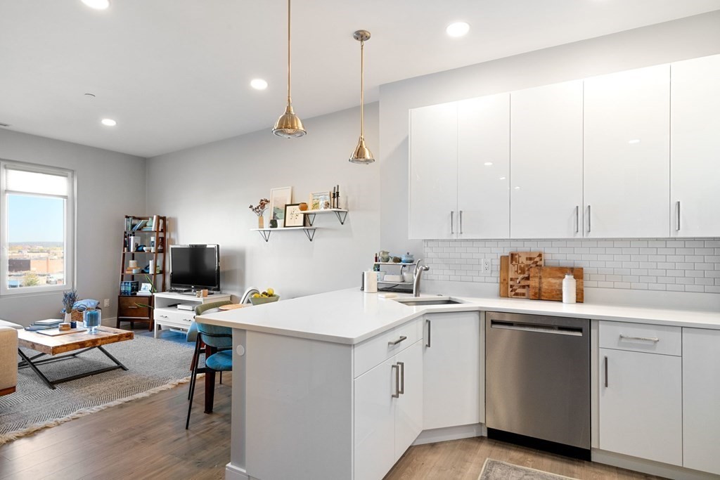 2 bed, 1 bath apartment for rent at 610 Rutherford Ave Unit 502, Charlestown — photo 2 of 15